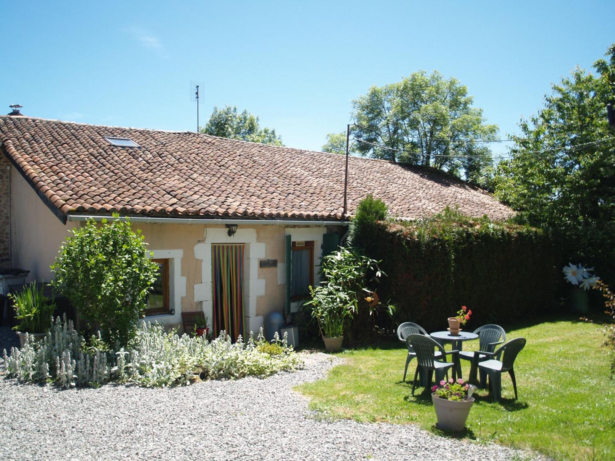 Tranquille Vienne Gites A Chirac Dept Charente Ngoại thất bức ảnh