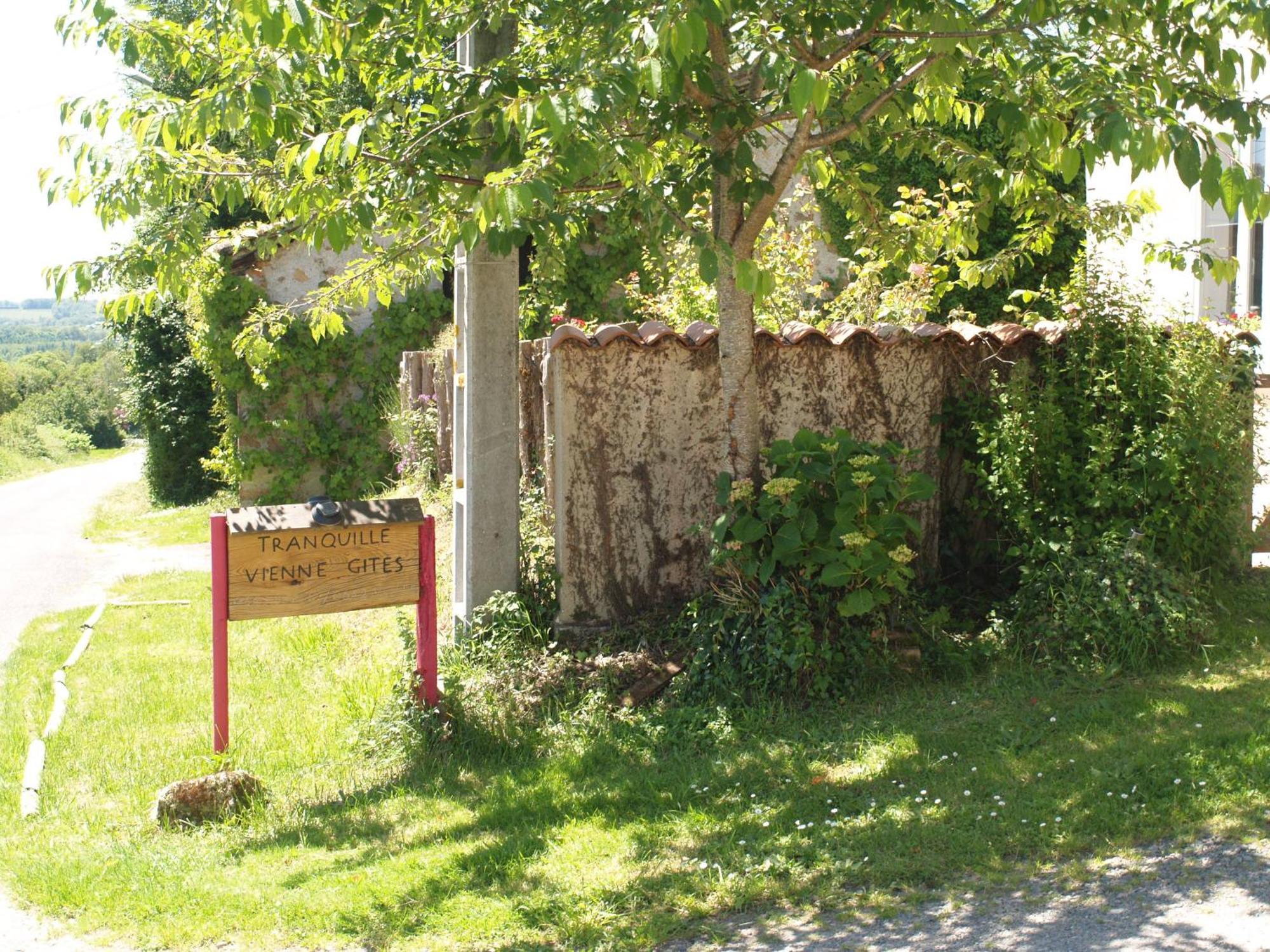 Tranquille Vienne Gites A Chirac Dept Charente Ngoại thất bức ảnh