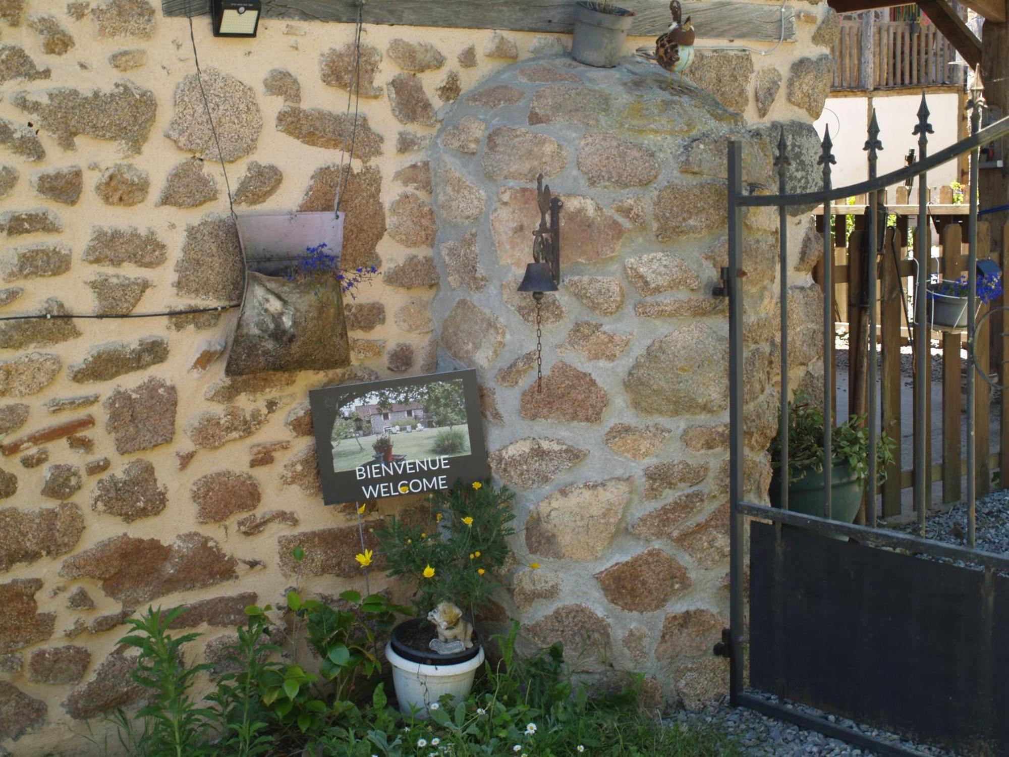 Tranquille Vienne Gites A Chirac Dept Charente Ngoại thất bức ảnh