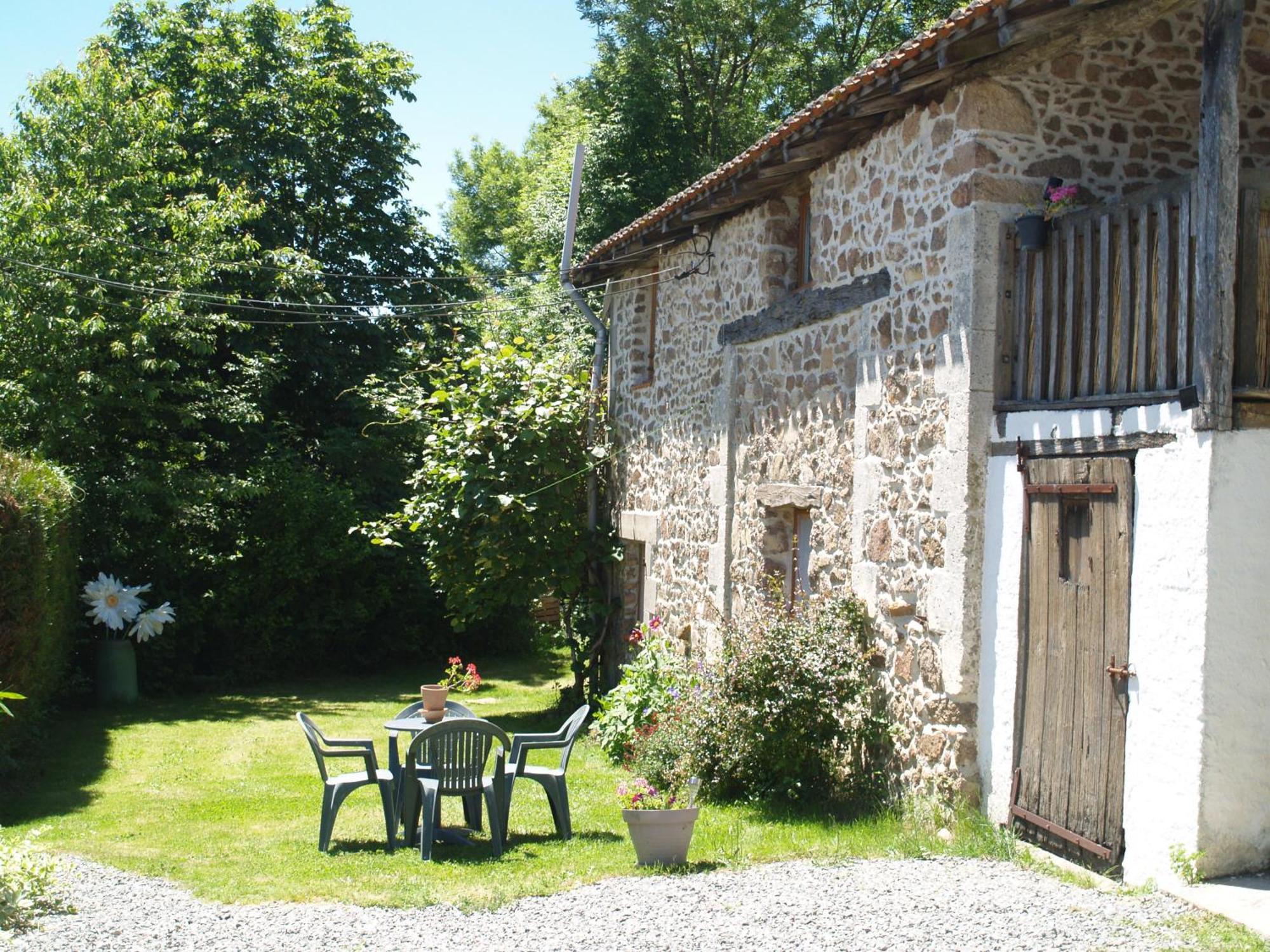 Tranquille Vienne Gites A Chirac Dept Charente Ngoại thất bức ảnh